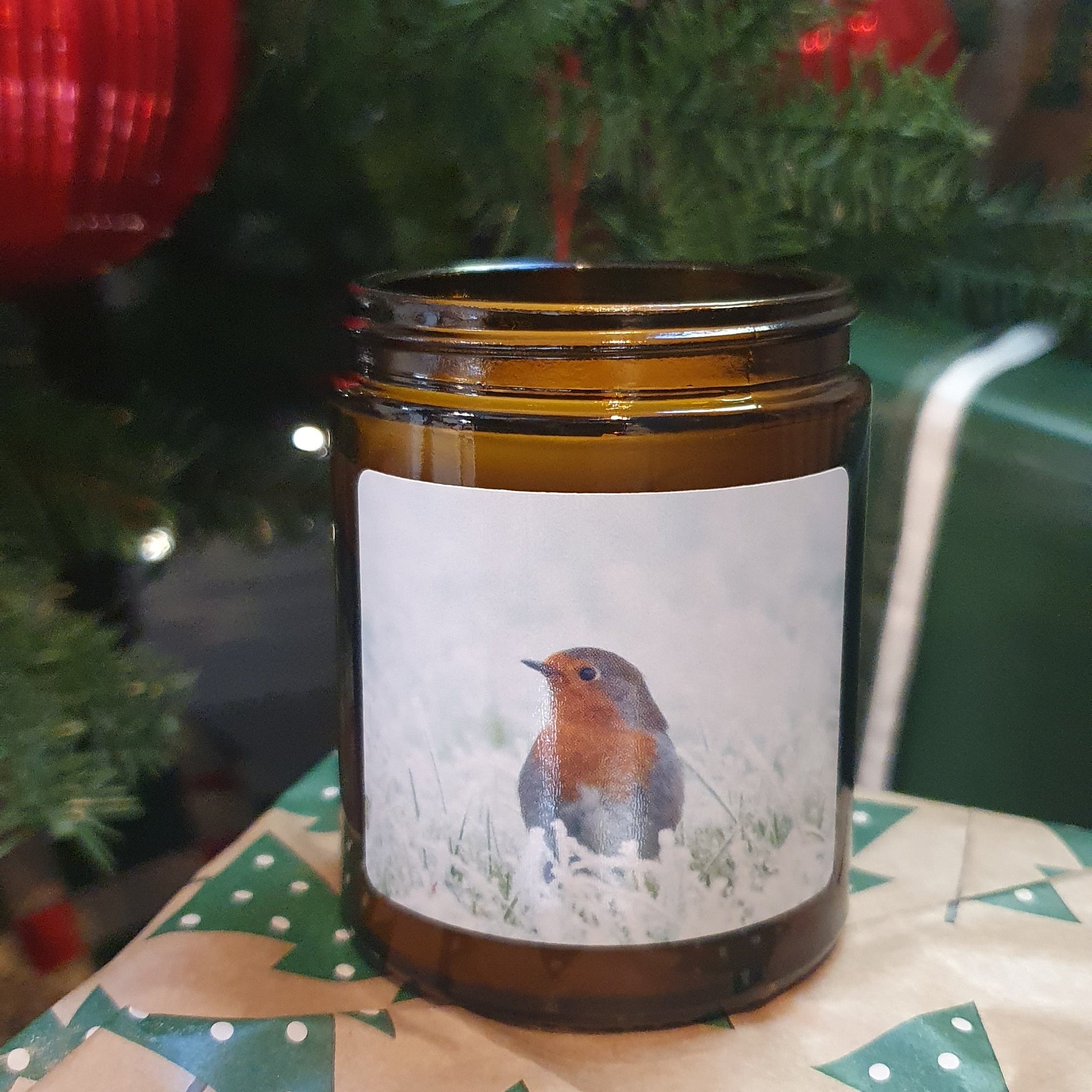 Christmas Robin Candle with Spiced Ginger & Cranberry scent